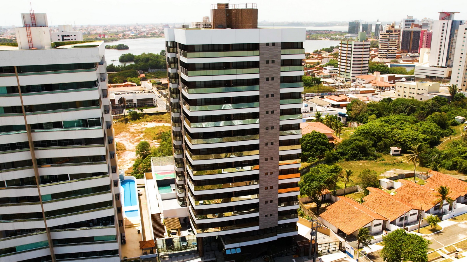 São Luís – Delman entrega o imponente edifício Porto do Mar, na Ponta do Farol